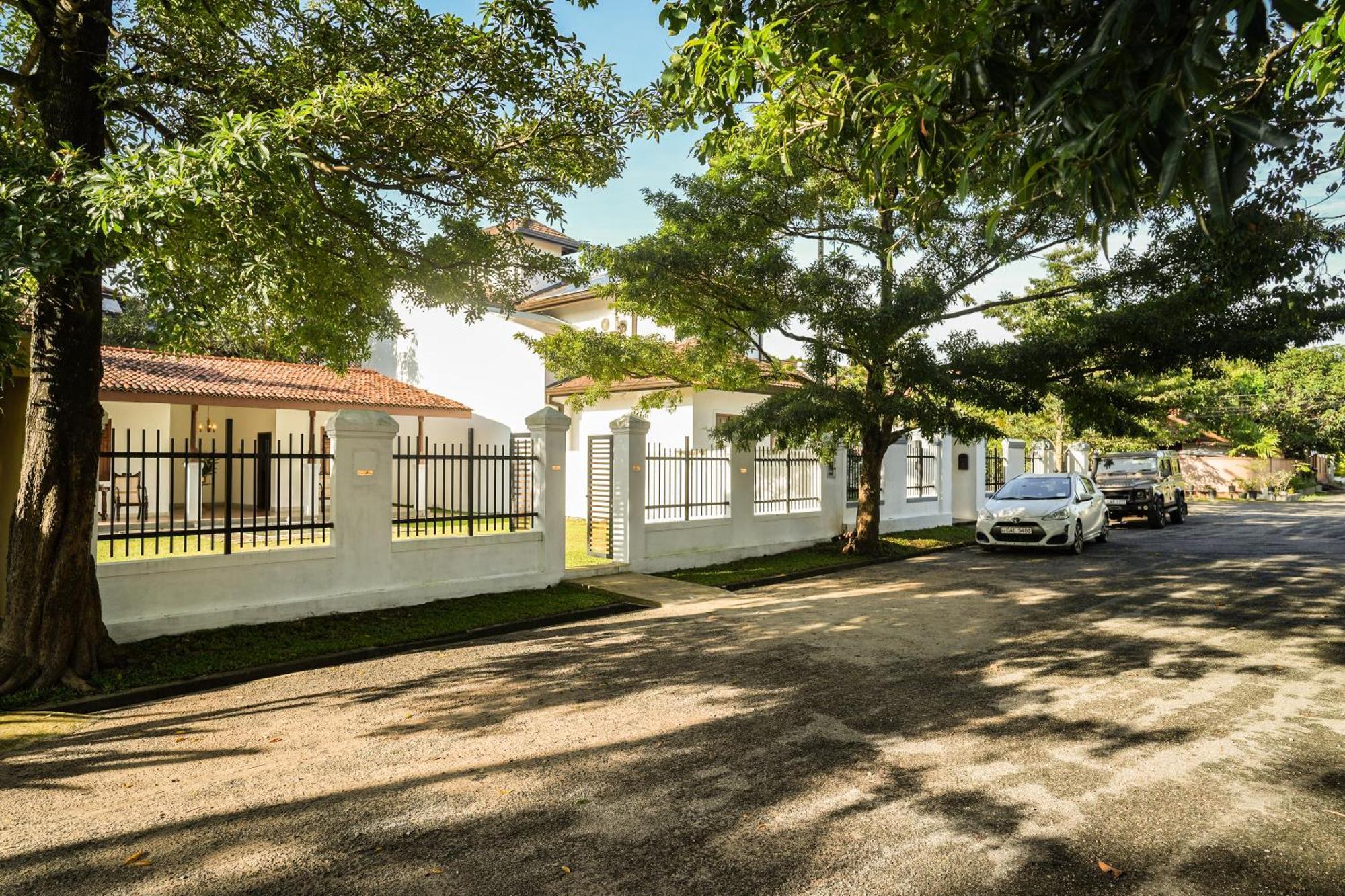 Summer House - Private Villa Close To International Airport Bia Ja-Ela Exterior photo